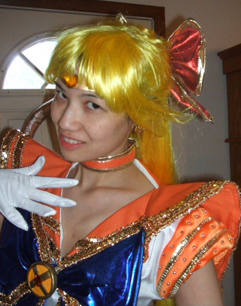 http://www.setsunakou.com/costume/sailormooncostumes/venus/myuvenusclose.jpg