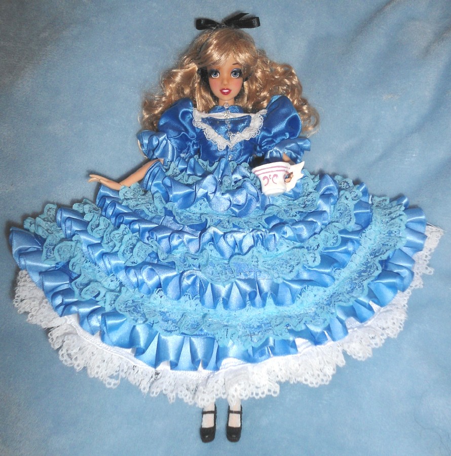 Alice in Wonderland Queen of Hearts Barbie Doll Limited Edition of