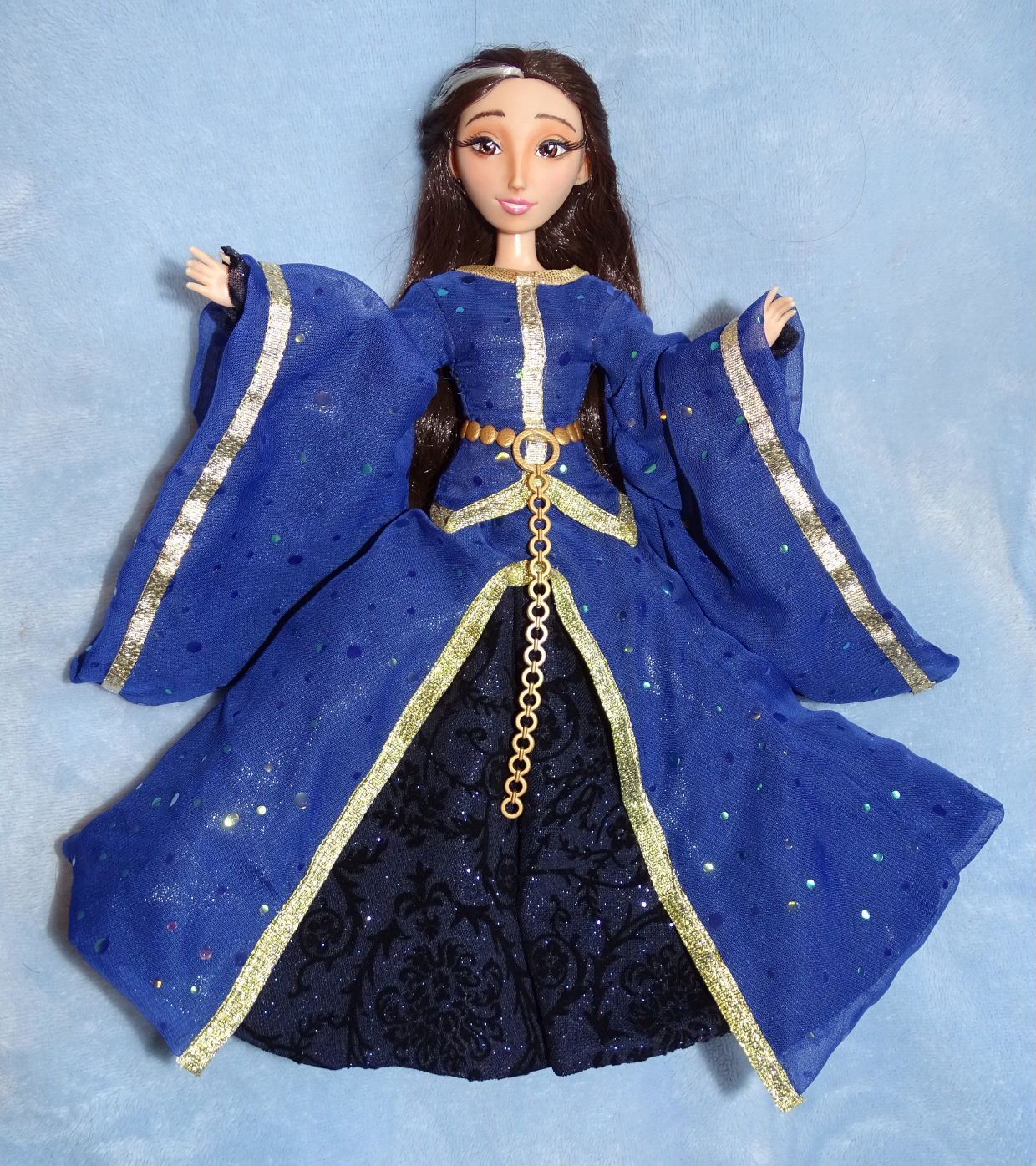 queen elinor doll