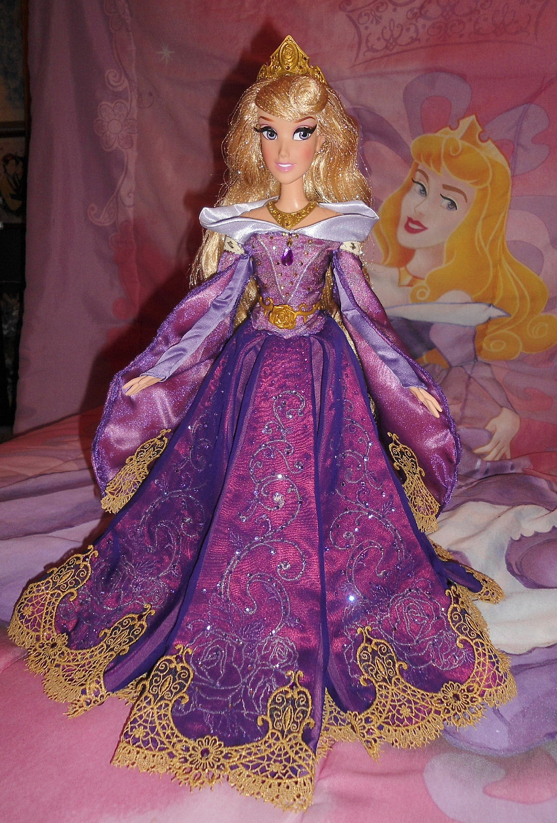 Disney aurora best sale limited edition doll